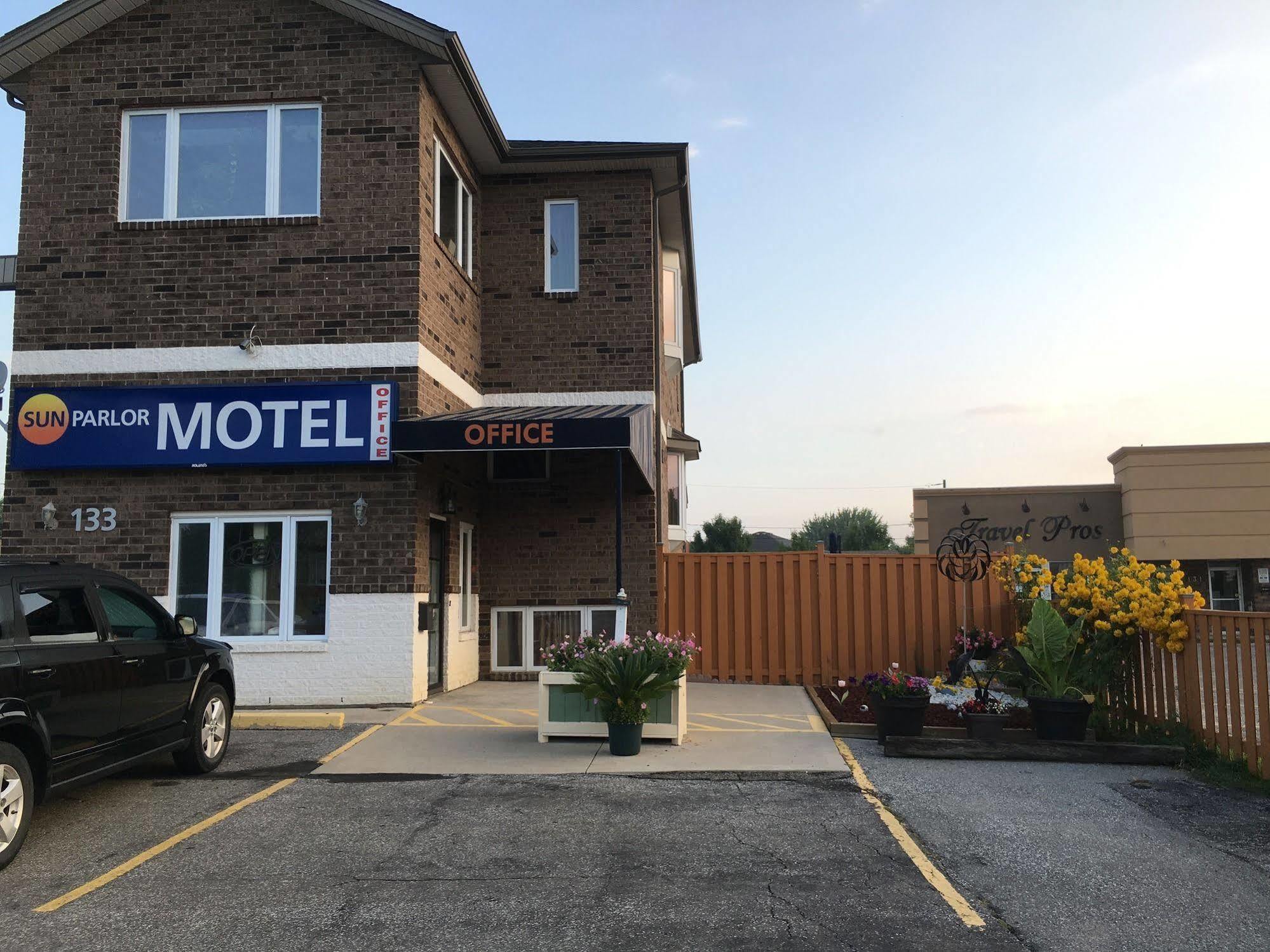 Sunparlor Motel 리밍턴 외부 사진